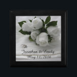 witte rozen cadeaudoosje<br><div class="desc">Elegant bruiloft,  behalve de datum</div>