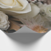 Witte rozen en trouwringen cadeaupapier (Hoek)