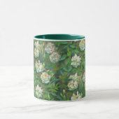 Witte rozen, groene bladeren, mooie bloemen mok (Midden)