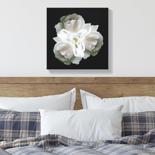 witte rozen met regendruppels canvas afdruk (Insitu (Slaapkamer))