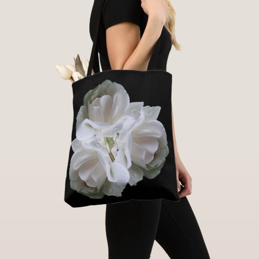 witte rozen met regendruppels tote bag (Dichtbij)