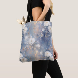 Witte rozen op blauwe achtergrond olieverfstijl tote bag