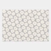 Witte rozen op lichtgrijs - naadloos patroon. inpakpapier vel (Voorkant 3)