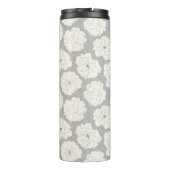 Witte rozen op lichtgrijs - naadloos patroon. thermosbeker (Achterkant)