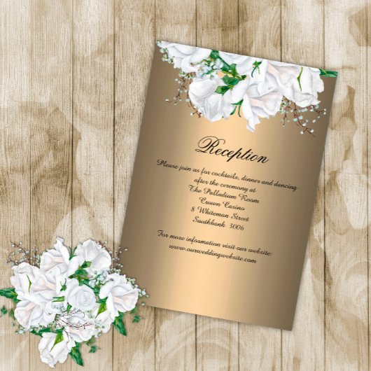 Witte rozen op luxe gouden bruiloft informatiekaartje