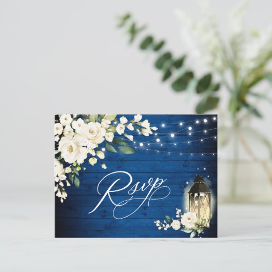 Witte Rozen Royal Blue Wood RSVP Maaltijd Keuze Briefkaart (Staand voorkant)