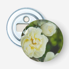 Witte rozen voor positieve uitslag button flesopener
