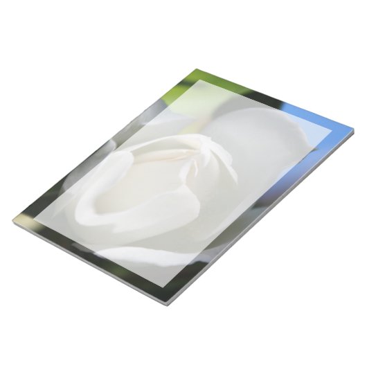 Witte rozenbloem. Florale fotografie Notitieblok (Schuin)