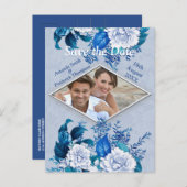 Witte rozenbloemen op blauw patroonpapier aankondigingskaart (Voorkant / Achterkant)