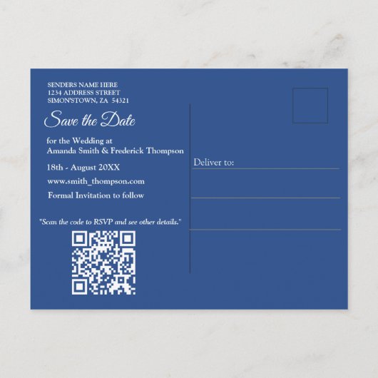 Witte rozenbloemen op blauw patroonpapier aankondigingskaart (Achterkant)