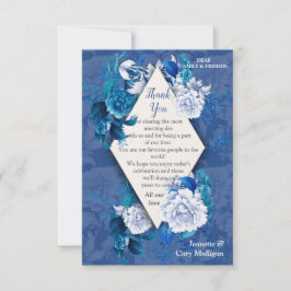 Witte rozenbloemen op blauw patroonpapier RSVP kaartje