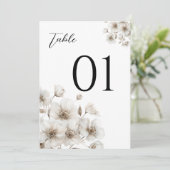 Witte rustieke bloem elegante trouwtafel nummers (Staand voorkant)