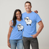 Witte schapen in zonnebrillen Cartoon T-shirt (Unisex)