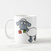 Witte schapen twee luiken met rode bloemen koffiemok (Links)