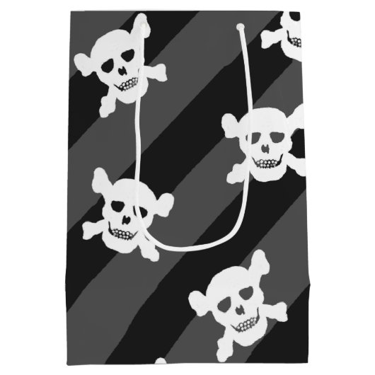 Witte schedel en kruisbeenderen op zwarte strepen medium cadeauzakje (Achterkant)