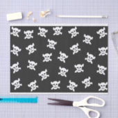 Witte schedel en kruisbot op zwart tissuepapier (Craft)