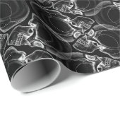 Witte schedel op zwart inpakpapier (Rol Hoek)