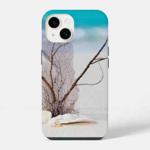 Witte schelpen op een tropisch strand iPhone 14 hoesje