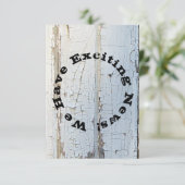 Witte schuur hout roestige save the date (Staand voorkant)