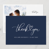 witte script navy blauwe trouw bedankkaart (Voorkant / Achterkant)