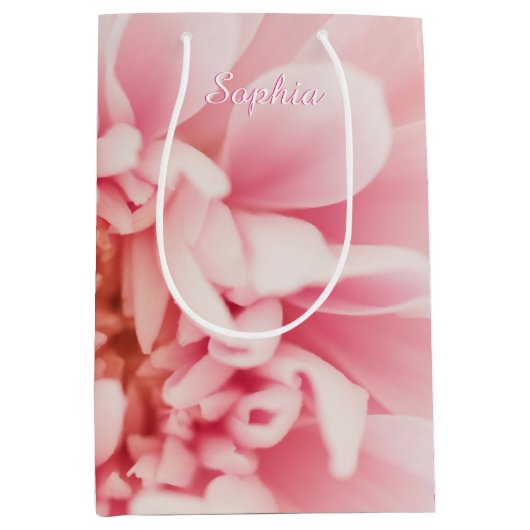 Witte scriptnaam, grote roze bloem gemiddeld medium cadeauzakje (Voorkant)