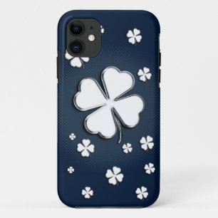Witte shamrocken op blauwe achtergrond Case-Mate iPhone case