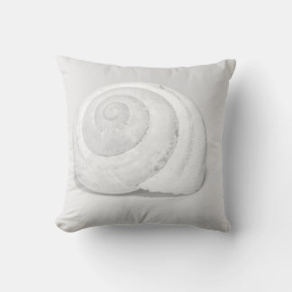 Witte slakkenhuis minimalistische natuur fotografi kussen