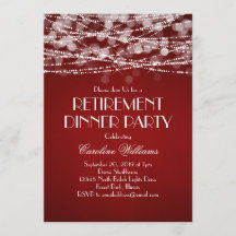 Witte slingerlichtjes op rode pensionering