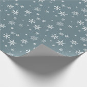 Witte Sneeuw op Dusty Blue Modern Christmas Gift Cadeaupapier (Hoek)