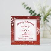 Witte sneeuw op rood doek kerst uitnodiging (Staand voorkant)