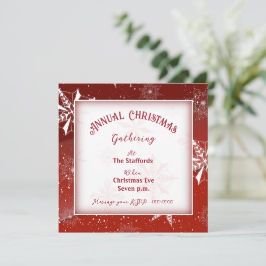 Witte sneeuw op rood doek kerst uitnodiging (Staand voorkant)