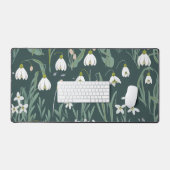 Witte sneeuwklokjes bloemen op groen bureaumat (Keyboard & Muis)