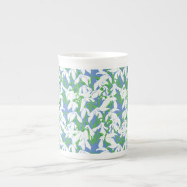 Witte sneeuwval op Powder Blue Floral Pattern Porselein Kop