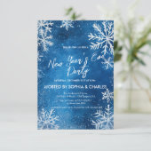 Witte sneeuwvlokken Blauwe oudejaarsfeest Kaart (Staand voorkant)