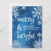 Witte sneeuwvlokken en blauw vrolijk en helder feestdagenkaart (Voorkant)