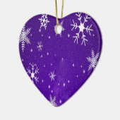 Witte sneeuwvlokken met blauw-Paarse achtergrond Keramisch Ornament (Links)