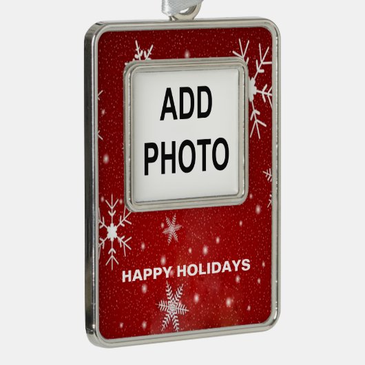 Witte sneeuwvlokken met rode, verticale versiering verzilverd omlijst ornament (Rechts)