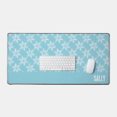 Witte sneeuwvlokken op blauw bureaumat (Keyboard & Muis)