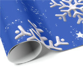 Witte sneeuwvlokken op blauw kerstfeest cadeaupapier (Rol Hoek)