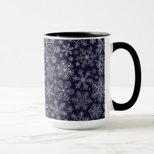 Witte sneeuwvlokken op blauw mok (Rechts)