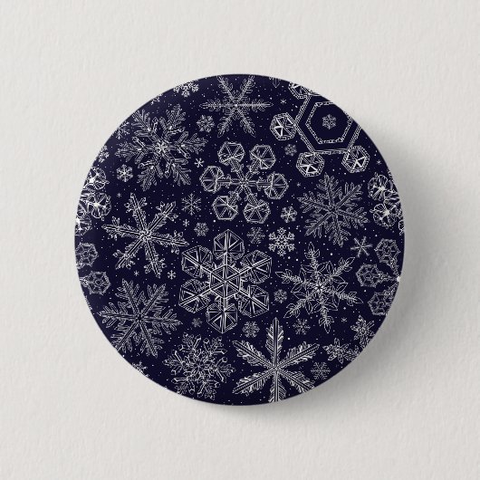Witte sneeuwvlokken op blauw ronde button 5,7 cm (Voorkant)