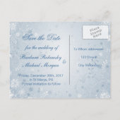 Witte sneeuwvlokken op blauw Save the date Briefka Aankondigingskaart (Achterkant)