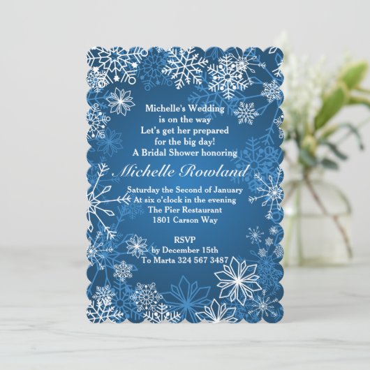 Witte sneeuwvlokken op blauw Vrijgezellenfeest Kaart (Staand voorkant)