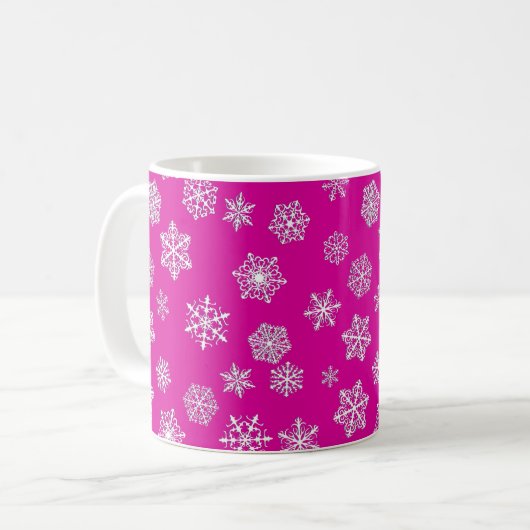 Witte sneeuwvlokken op een roze Fuchsia-achtergron Koffiemok (Voorkant links)