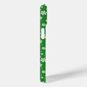 Witte sneeuwvlokken op groen winterpatroon Case-Mate iPhone case (Achterkant / Rechts)
