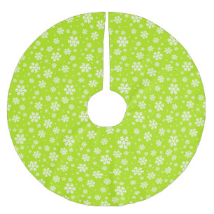Witte sneeuwvlokken op groen winterpatroon kerstboom rok