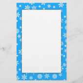 Witte sneeuwvlokken op lichtblauwe achtergrond briefpapier (Voorkant)