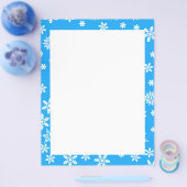 Witte sneeuwvlokken op lichtblauwe achtergrond flyer (Enkel)