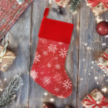 Witte Sneeuwvlokken Ruby Rood Kerstsok<br><div class="desc">Witte sneeuwvlokken en sneeuw in een achtergrond van robijnrood.</div>