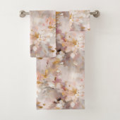 Witte Splashy Abstract Flowers Neutral Tones Bad Handdoek (Insitu)